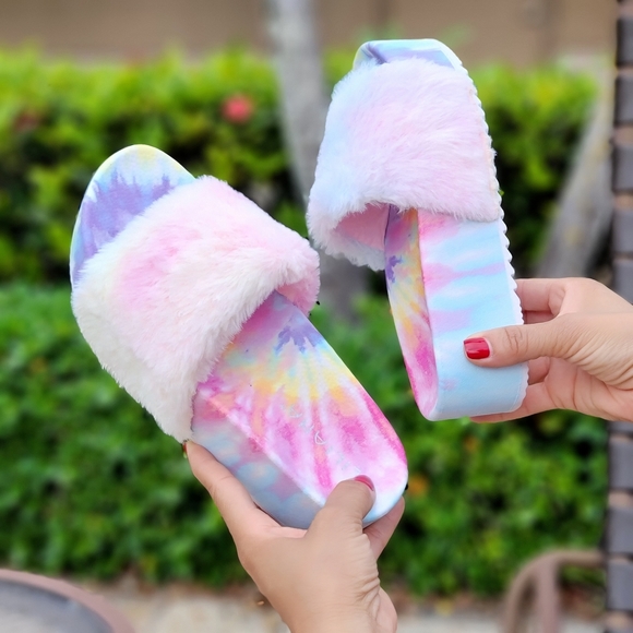 Women's Tie Dye Furry Platform Wedge Slippers Sandal - Picture 1 of 4